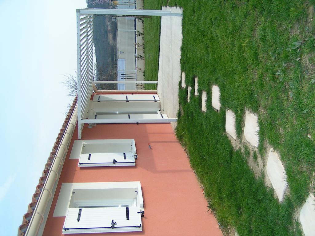 Aux Couleurs D'Ardeche Apartment Vallon-Pont-d'Arc Exterior photo
