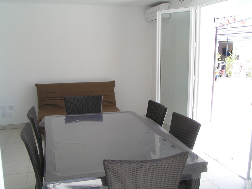 Aux Couleurs D'Ardeche Apartment Vallon-Pont-d'Arc Room photo